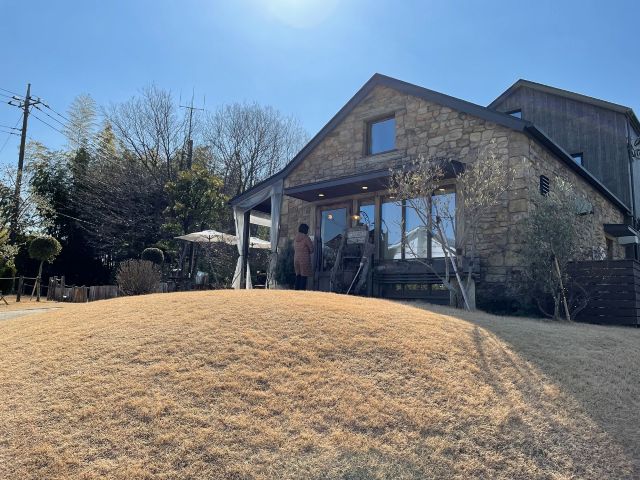 丘の上のパン屋の行列