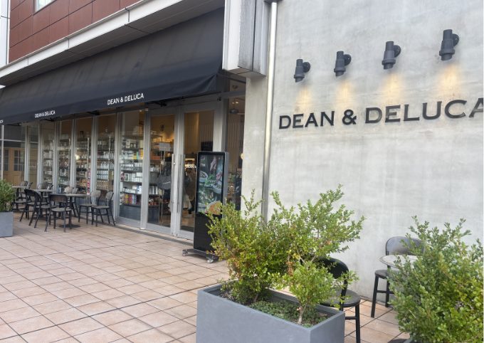 ディーン&デルーカたまプラーザ店の外観