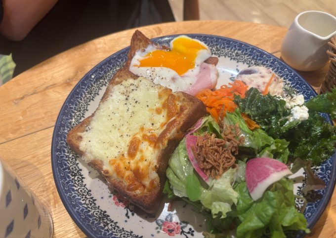 クロックドムッシュ