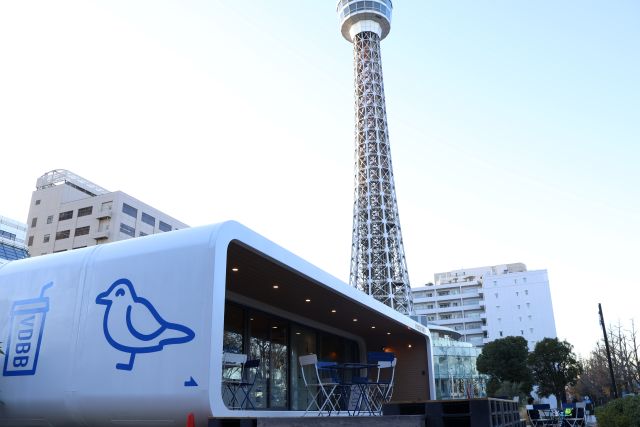 Brew & Blend外観とマリンタワー