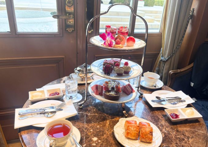 ニュー―グランドホテルアフタヌーンティーの様子