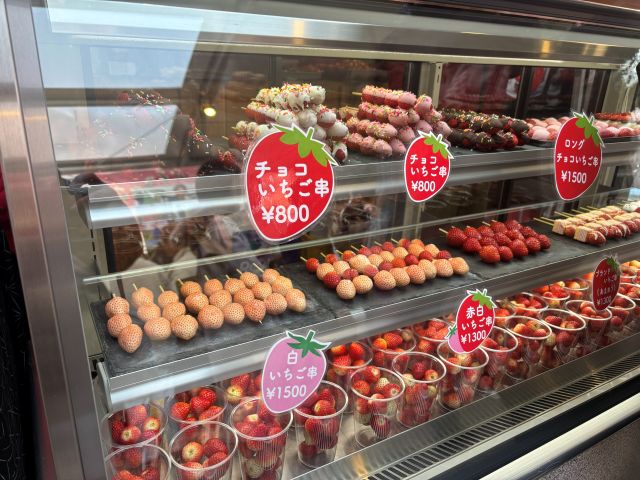 イチゴ串の陳列