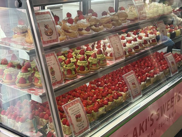 イチゴのケーキ