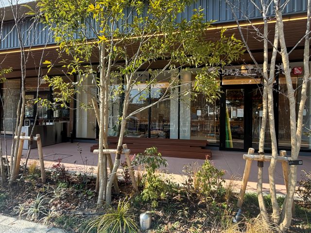 関内BASEGATEの三崎港