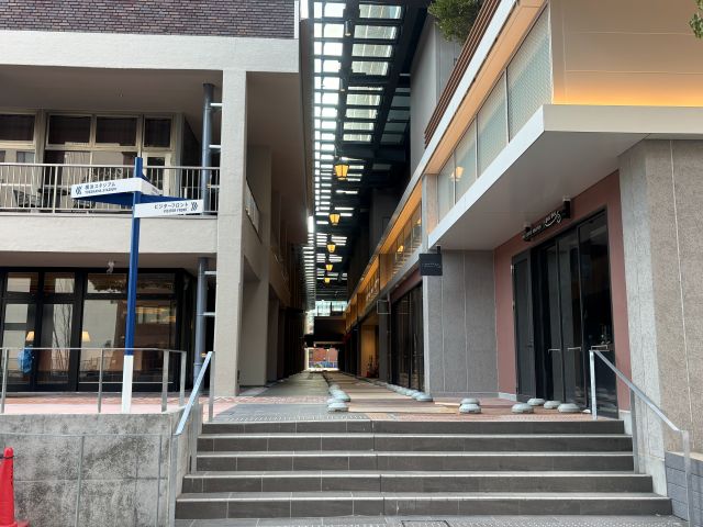 UNI COFFEE ROASTERY BON BON