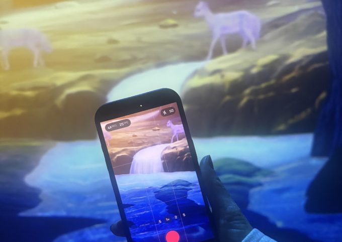 スマホで楽しむインタラクティブ体験