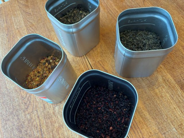 ALTHAUS（アルトハウス）の4種茶葉缶