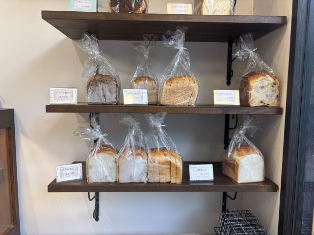 ベーカリークマの食パン